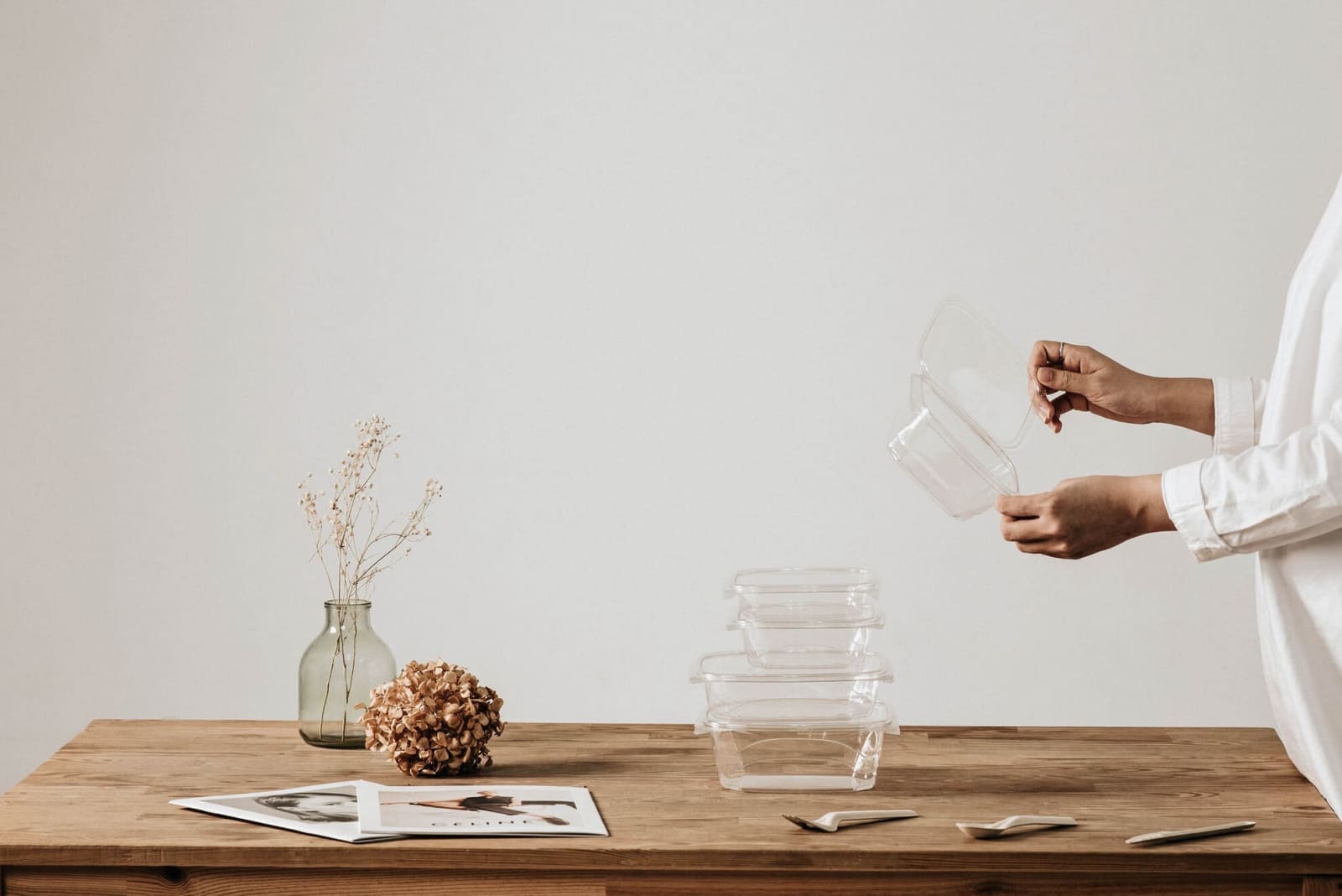 Enpak clear plastic take out clamshell food containers series